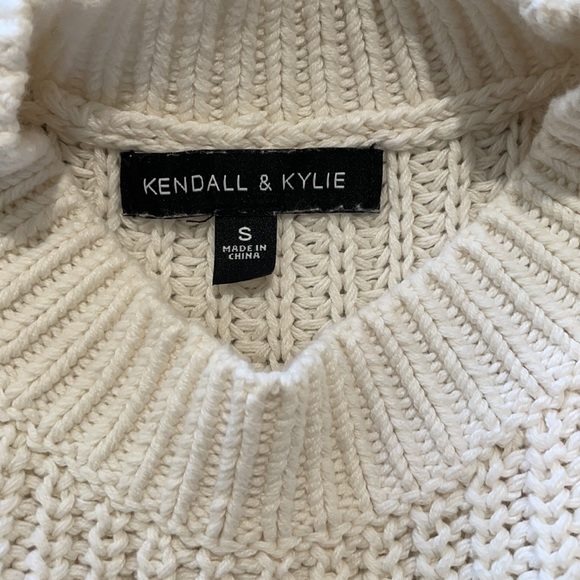 Cream sweater vest - Picture 2 of 4